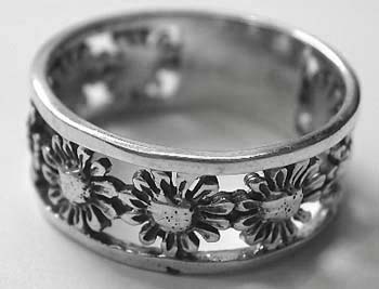 Discount silver jewelry wholesale - 925. sterling silver wide band ring with multi flower design between thick thick lines              