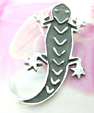 'V' shape on body gecko  Thailand made solid sterling silver charm pendant
                       