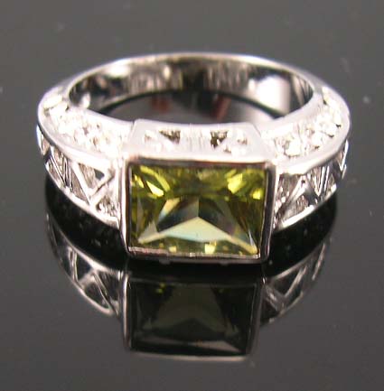 Discount trendy cz jewelry wholesale giftware supply olive green cz ring with multi clear cz embedded in double rows beside