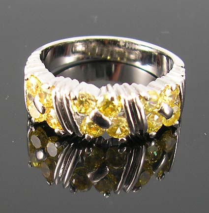 Distinctive cubic zirconia custom ring jewelry wholesaler supply yellow cz ring, central design