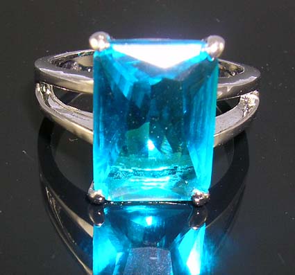 Lady cubic zirconia promise ring jewery on sale at season wholesaler in princess cut aqua diamond cz ring 