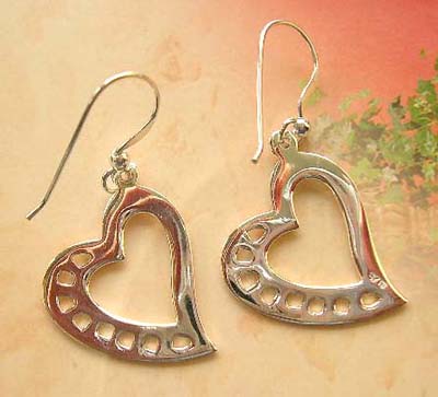 Catalog fashion cut-out sterling silver earrings in heart design 