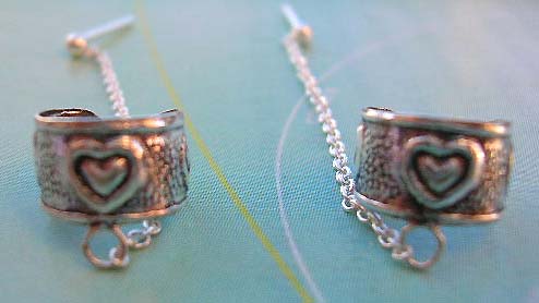 Sterling silver chain earrings wholesale supply earrings with a long chain holdind C shape clip graved in heart pattern