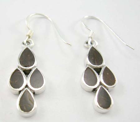 Quality fashion jewlery wholesale supplier of garnet silver earrings in water-drop design   