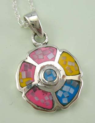 Fashion lady jewelry pearl pendant wholesaler import sterling silver pendant with assorted mother of pearl in flower design    