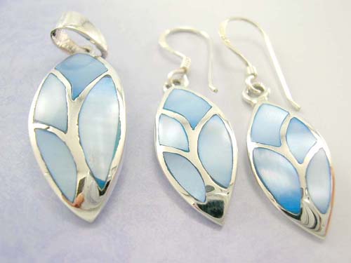 High quality mother-of-pearl jewelry set collection, 925 stamped sterling silver earrings and pendant in olive shape with blue pearl seashell inlay  