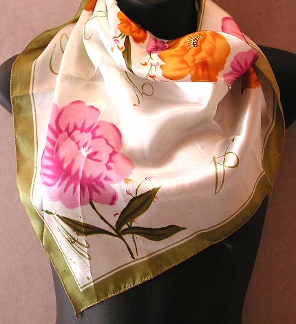 Shop lady scarf & neck chief online wholesale supply  polyester neck chief with summer scene yellow and purple color flower greenish edge pattern design